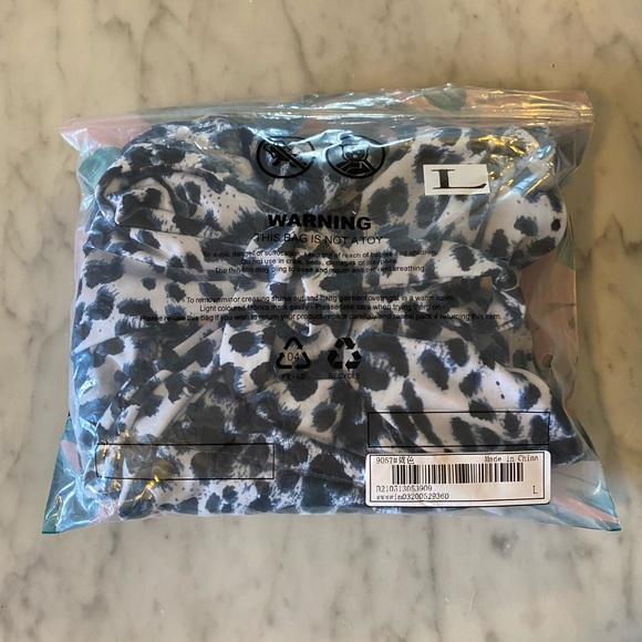 Leopard print knot bikini top - NWT - Picture 5 of 6